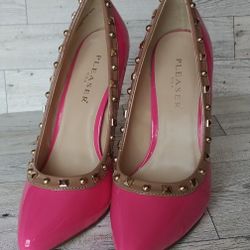Pleaser "Amuse" Studded Closed Toe Heel / Pump - Size 6