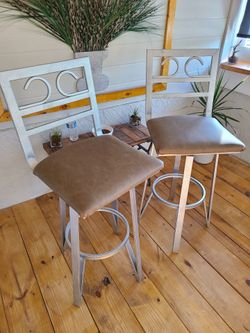 Bar stool