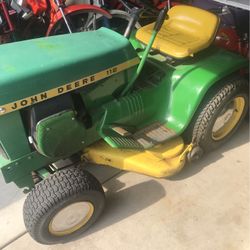 John Deere 112 riding mower