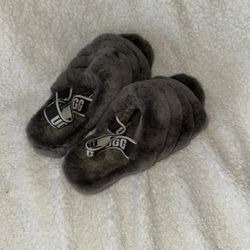 Ugg Slippers Size 9.5