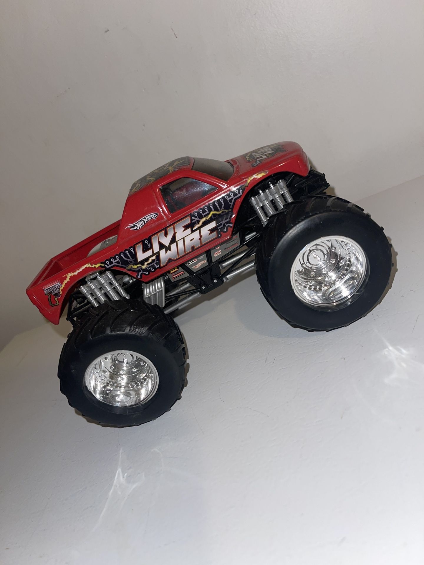 Hot Wheels 1:24 Scale Monster Jam • Live Wire Monster Truck Rare HTF  2004