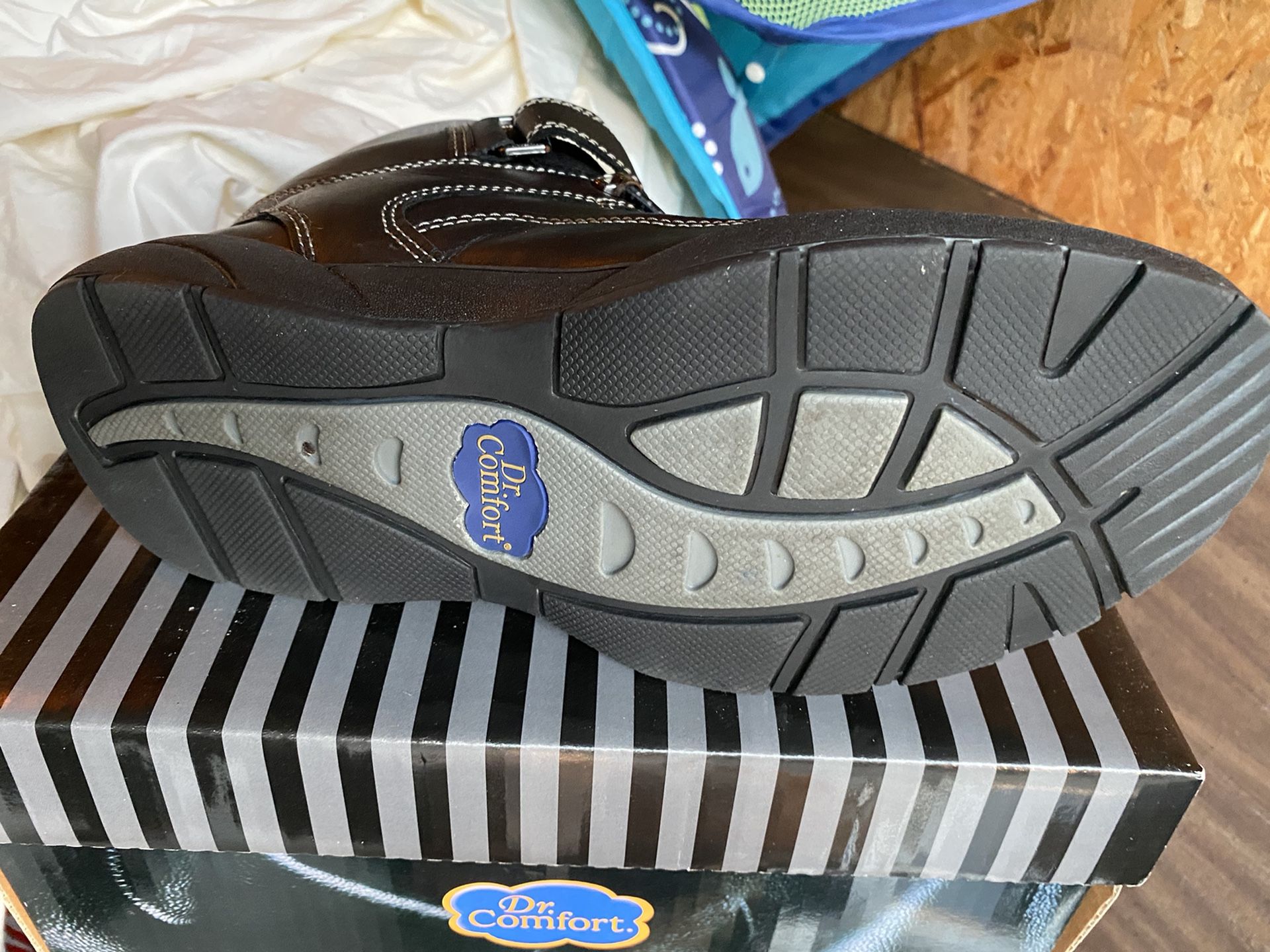 Men’s Shoes Boots 9 1/2 Dr. Comfort Almost New