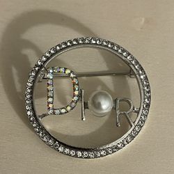 Super Cute Silver Luxury Brooch 