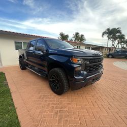2023 Chevy Silverado 1500  Custom 