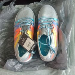 Girls Athletic Shoes 