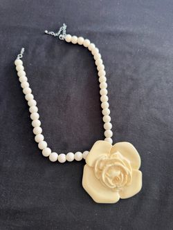 Antique necklace with rose