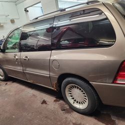 2004 FORD MINIVAN 