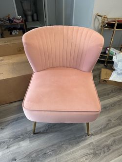 Pink velvet accent chair