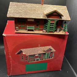 Hallmark Sarah Plain And Tall Hays Train Station Christmas House Miniature