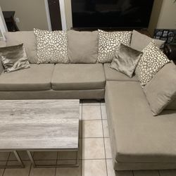 2 Pc L Sectional Sofas / Sala / Livingroom Set