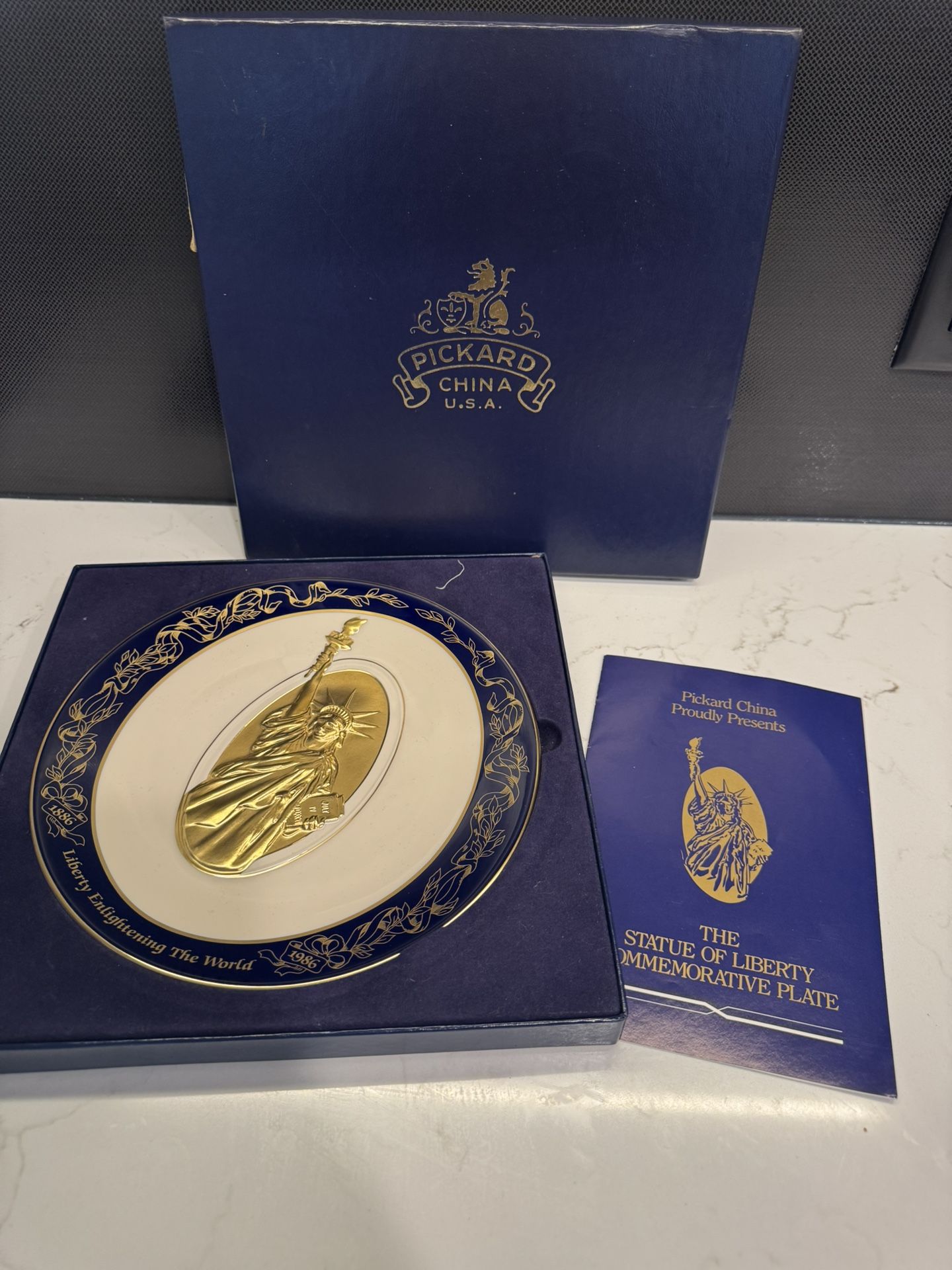 Pickard China STATUE of LIBERTY CENTENNIAL 1(contact info removed) Collector Plate ~ 24k Gold