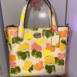 Coach Willow Tote 24 With Floral Print