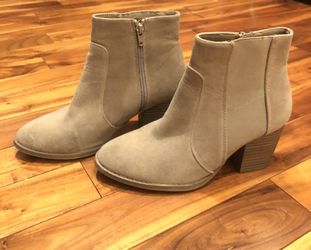 Women’s Ankle Booties Size 7