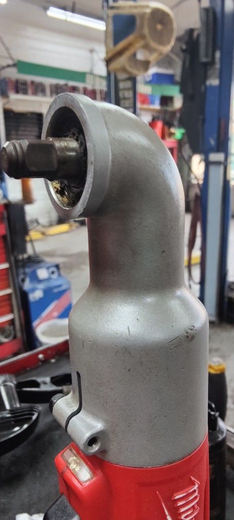 Millwaukee 18v 3/8 Impact Angle Wrench