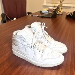 Nike Air Jordan 1 Mid Triple White