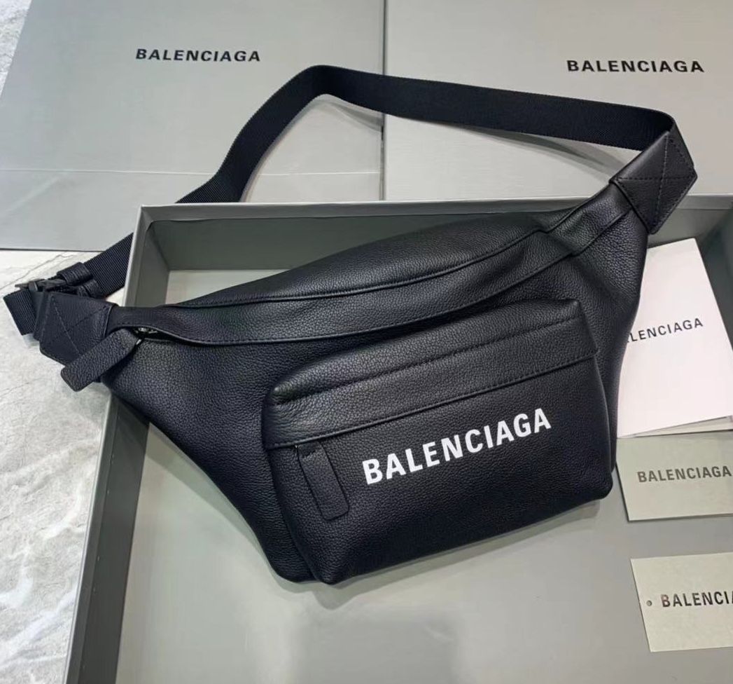 Balenciaga everyday belt bag online