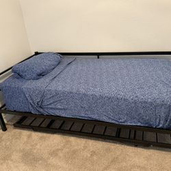 Trundle Bed With Two Twin Mattresses 