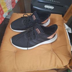 Adidas Tennis Shoes