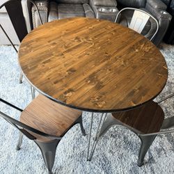 INDUSTRIAL DINING ROOM WITH 4 CHAIRS AND 2 BENCHES