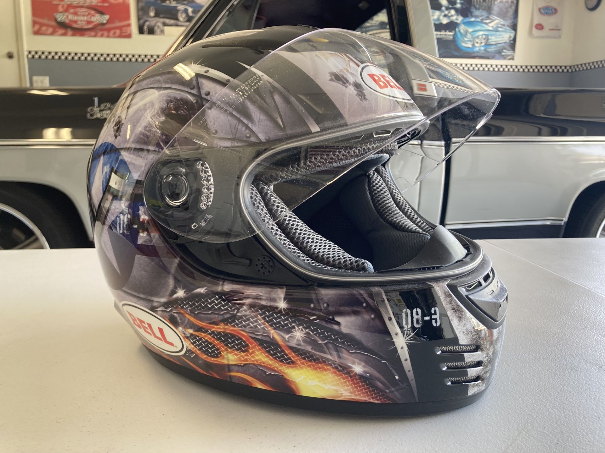 New Bell Arrow - Air Raid - Motorcycle Helmet