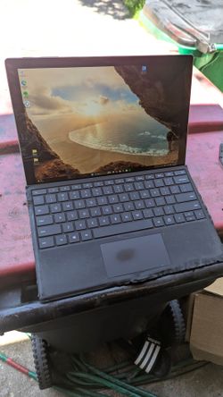 Surface Pro 3 i7 8GB RAM with type cover damaged glass