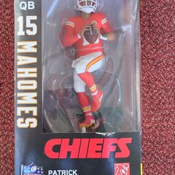 Patrick Mahomes  Imports Dragon NFL Series 1 Action Figure — Excellent Condition
