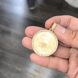 14k Picture Pendant 