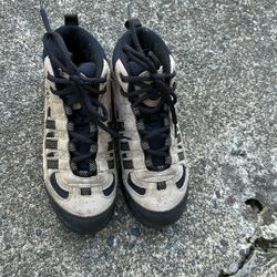 Women’s Hiking Boots