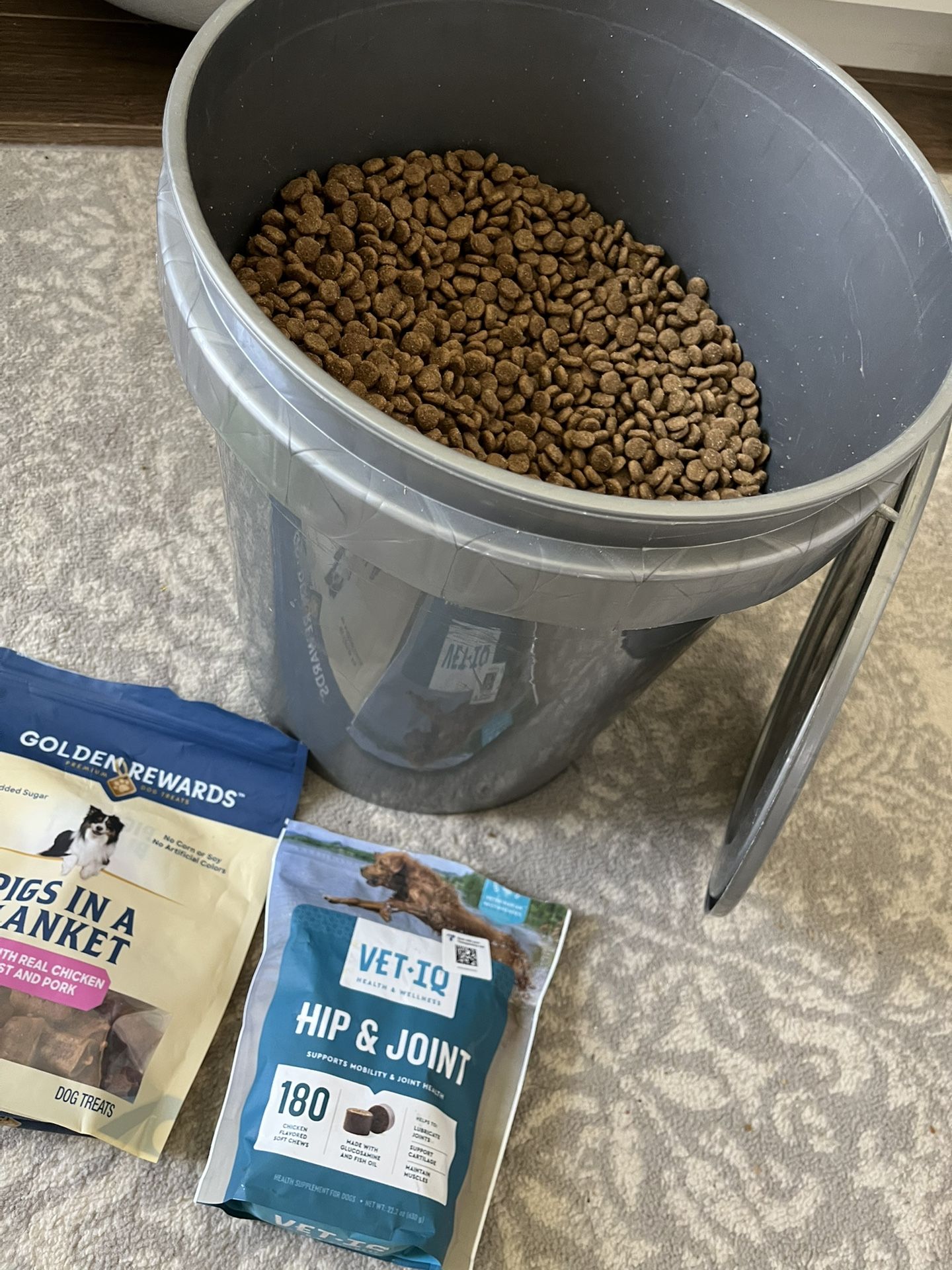 Dog Food And Treats