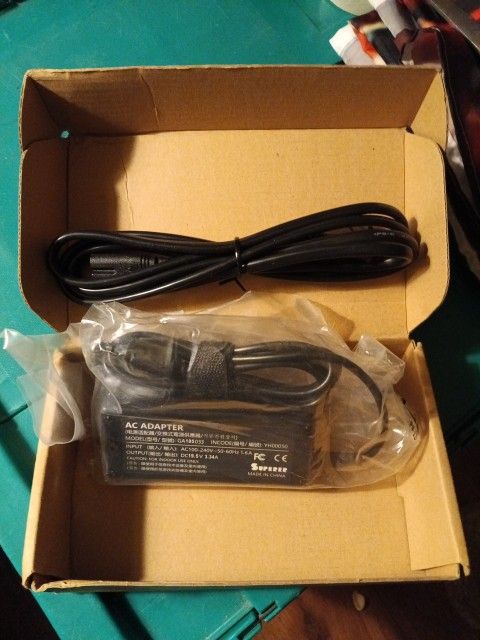 AC Adapter 