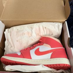 Air Jordan 1 Mid ‘Strawberries and Cream’  WMNS Size 7