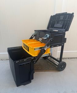Dewalt Cantilever Tool Box Mobile Work Center