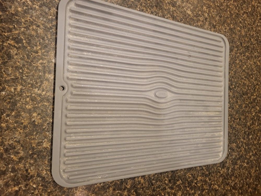 Large Gray Silicone Drying Mat / Hot Trivet with ribbed design approx 12x16"