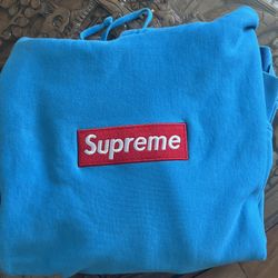 Used Great Condition Rare Teal Supreme Red Box Logo Hoodie Size Medium