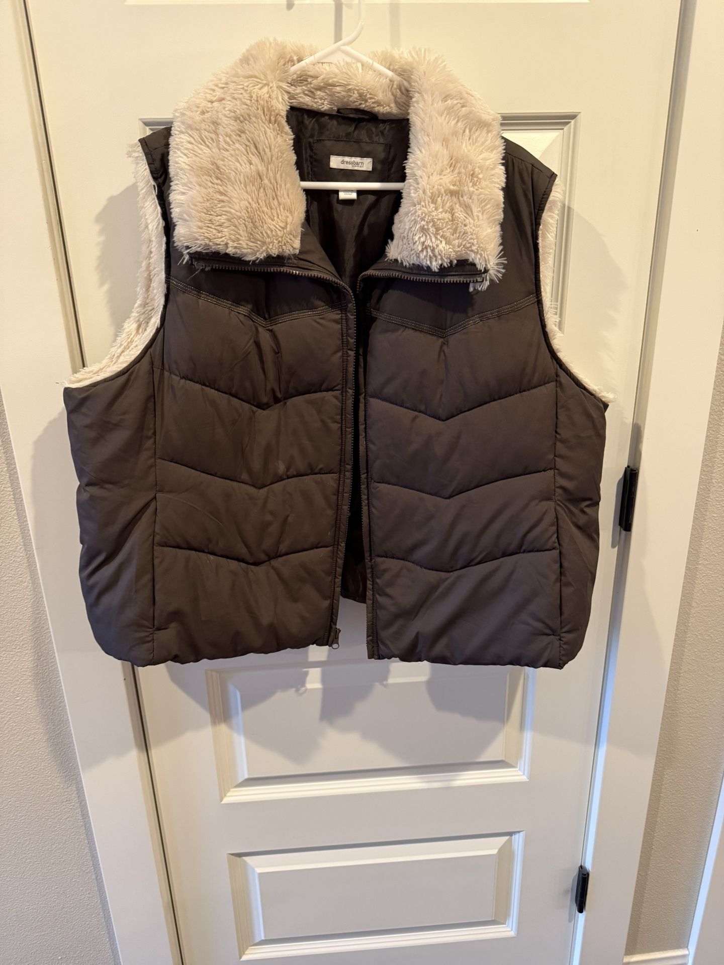 Women’s Vest With Warm Fleece Collar Size 18/20
