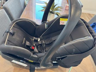 CARSEAT Graco SnugRide SnugLock LX Car Seat featuring TrueShield Technology