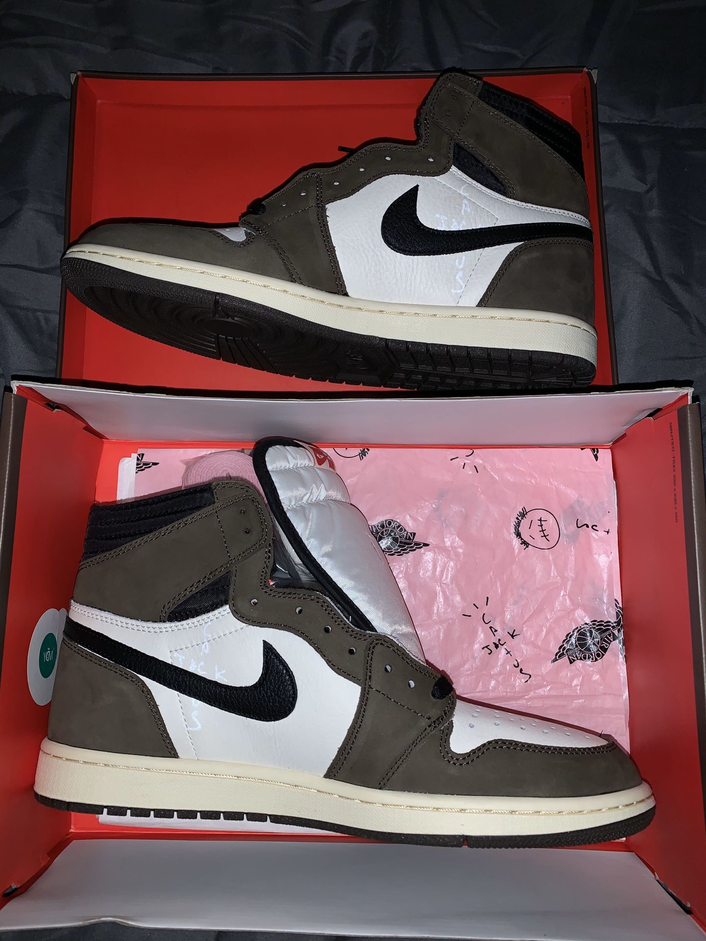 Travis Scott Jordan 1 size 11