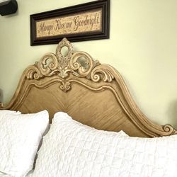 King Size La Francaise Collection Bedroom Set ( Deliver Available) 