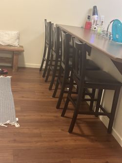 4 Barstools