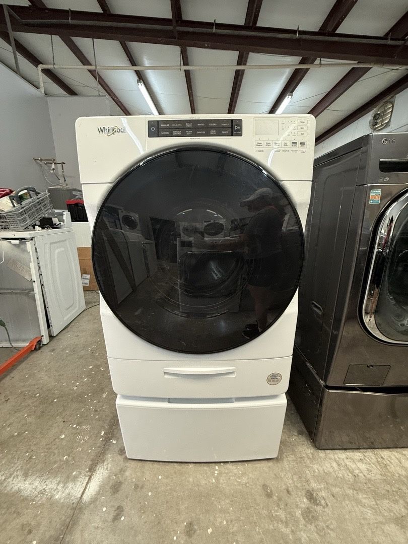 Whirlpool Ventless All In One Washer/Dryer Combo w. Pedestal