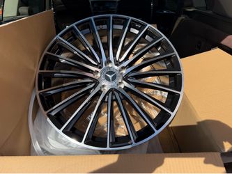 Mercedes 19” new amg styie rims set