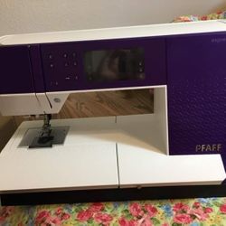 PFAFF Sewing Expression 710. 