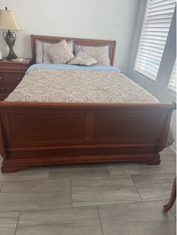 Queen Bedroom Set