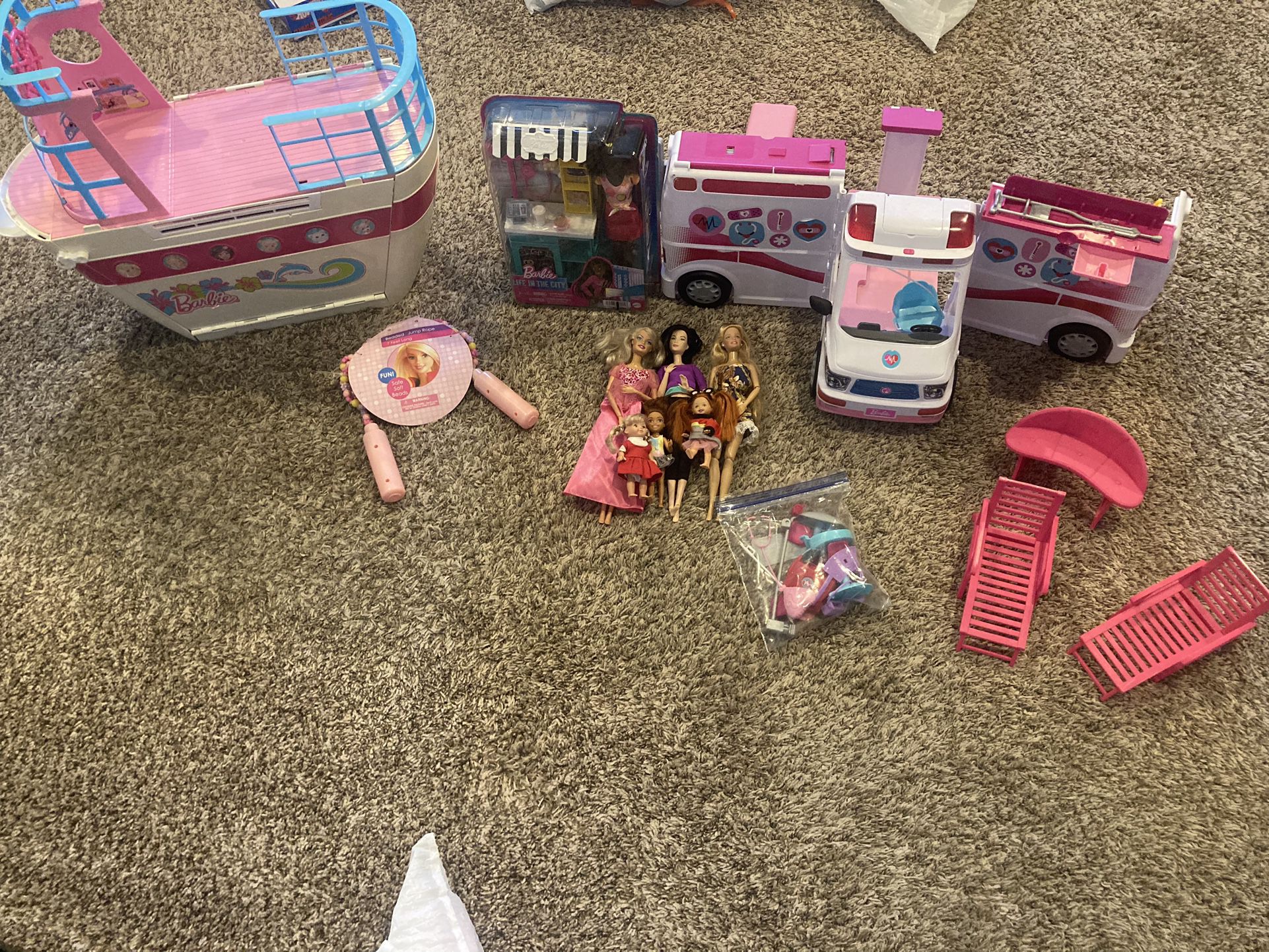  Barbie Bundle Come With Few More Things Not Seen In Pictures 