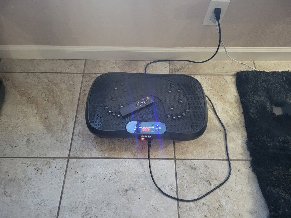 Vibration plate fitness platform exercise machine