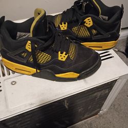 Retro 4 Air jordan $60