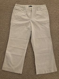 New York & Comapny striped cropped pants size 8