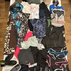 41 Piece Women’s Clothing & Accessories Lot