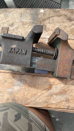 Vintage cobblers vise