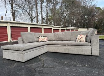 Grey Sectional W/Pullout Bed